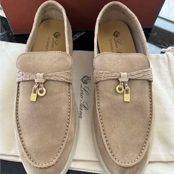 Loro Piana, Summer Charms Walk size 39. - Picture 2 of 6